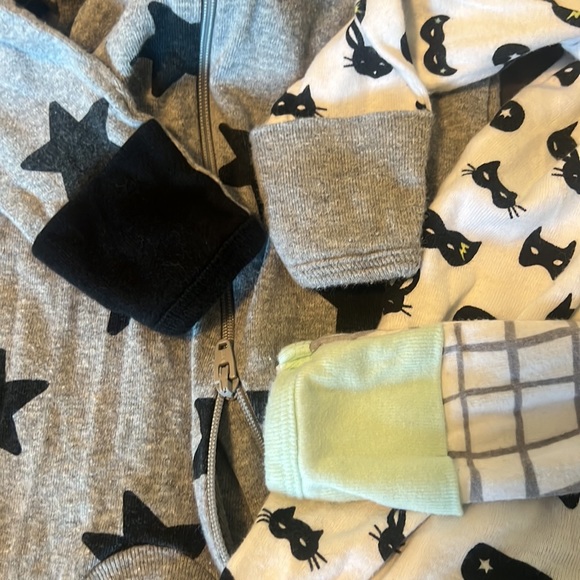 Set of 3. 0-3 month baby zip up sleepers - Picture 6 of 6
